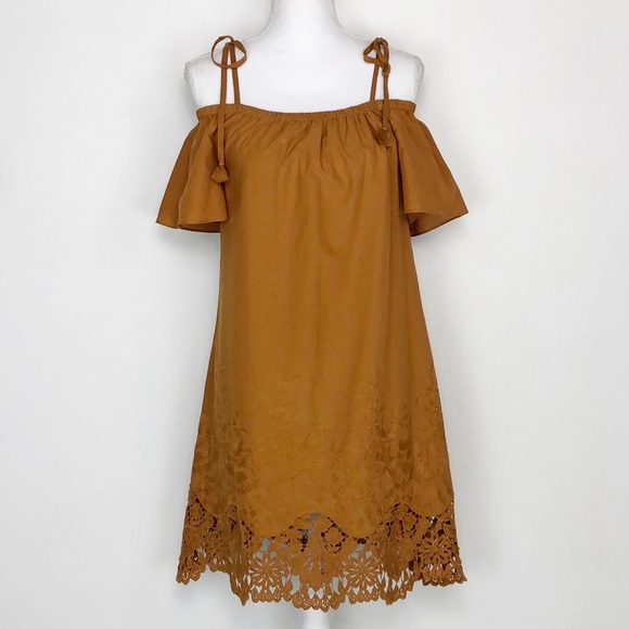 Madewell Dresses & Skirts - Madewell Eyelet Cold-Shoulder Dress